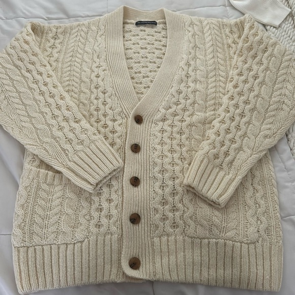 Brandy Melville Sweaters - BRANDY MELVILLE/ NEVER WORN!!